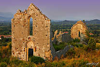 Ruiny sredniowiecznego miasta Svac